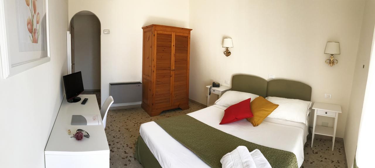 Villa Del Sole Terracina Eksteriør bilde