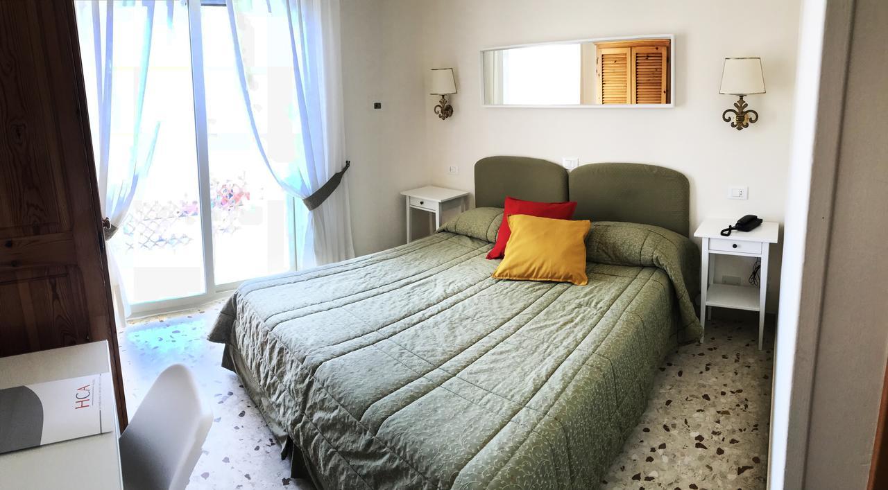 Villa Del Sole Terracina Eksteriør bilde