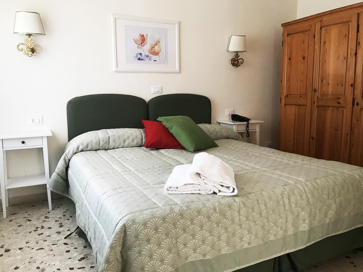 Villa Del Sole Terracina Eksteriør bilde